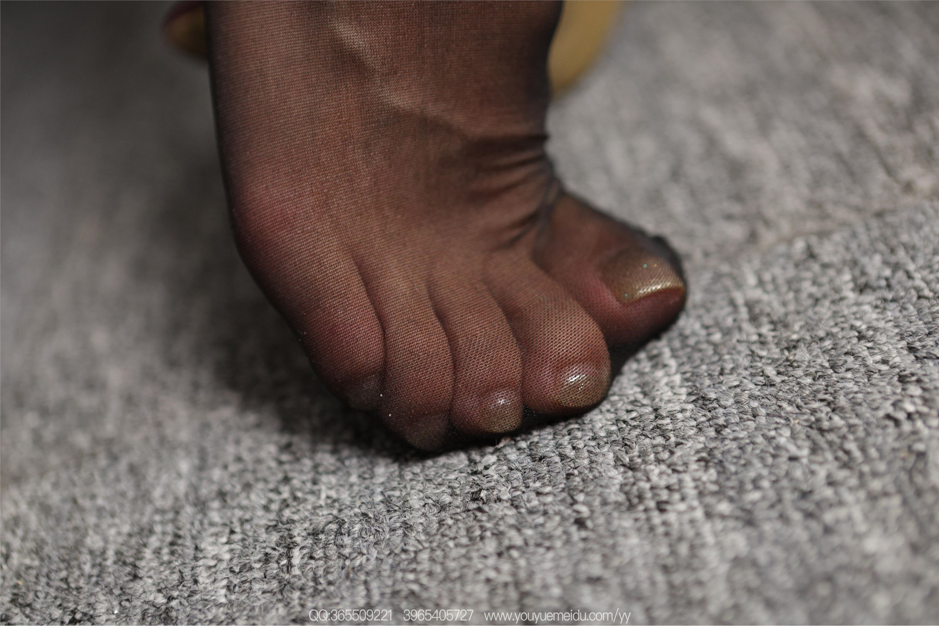 IESS异思趣向  2025.08.07 丝享家 2126 兔兔《吊带丝袜》